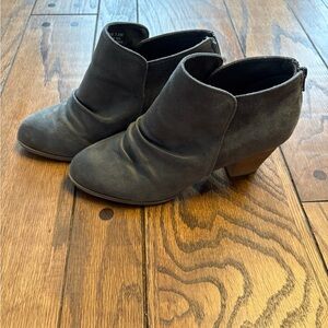 Report Clarice Heeled Bootie - Gray Size 7.5W